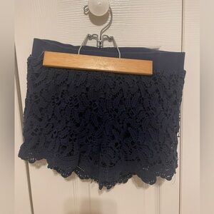 Lilly Pulitzer size xtra small women’s Navy Lace Shorts